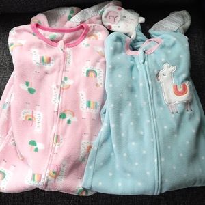 2 Fleece onsie pjs 4T Lama and polka dot.